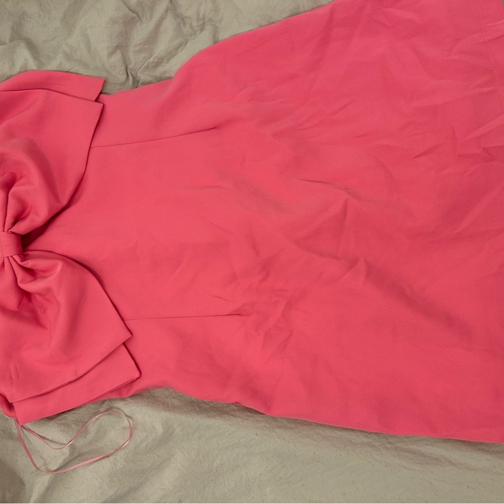 Chic Pink Dress with Bow Detail